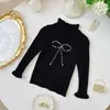 Suéteres de Menina para Primavera e Outono Moda Bebê Infantil Personalizado Tendência Doce Renda Gola Alta Meia Pérola Borboleta Suéter
