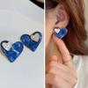 Um brinco de amor halo de óleo de gota azul de dois usos 2024 nova maré pequeno design temperamento brincos mulheres