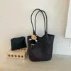 Bolsa de mão com estampa de leopardo para mulheres, nova coleção de outono 2026, bolsa de ombro grande capacidade para o dia a dia, casual e estilosa, bolsa tote de ombro requintada