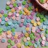 Accesorios de resina de flores de tamaño pequeño Joyería para uñas de flores pequeñas Mini Accesorios hechos a mano con pegamento de crema Horquilla