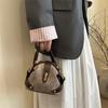 Bolsa de Mão Shell de Cor Contrastante Moderna e de Alta Qualidade para Mulheres, Novo Estilo para Outono e Inverno 2025, Bolsa Transversal de Ombro Único Elegante e Estilosa