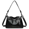 Bolso Pequeño de Cuero Suave para Mujer de Comercio Exterior Transfronterizo, Estilo Nuevo, Simple y Elegante, Bolso para Mamá de Mediana Edad, Gran Capacidad, Bolso Cruzado de Hombro Único