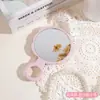 Espejo de Maquillaje Portátil Fresco Estilo Coreano con Diseño de Rosa, Espejo Portátil Tridimensional con Mango, Se Puede Colgar para Retoques en la Oficina