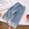 Calça reta de perna larga nova de outono para meninas da moda, calça jeans infantil solta versátil, calça casual para crianças mais velhas