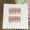 Unhas usáveis artesanais com esmalte [Roxo Fumê Pêssego] em degradê roxo fumê macio perolado diamante smile gatinho esculpido