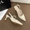 Sandalias de Tacón Alto para Mujer 2026 Zapatos Mary Jane de Punta Cerrada con Tacón Fino, Estilo Francés, Decoración Floral y de Perlas, Punta Fina, Talón Abierto, Adecuadas para Vestidos de Verano