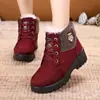 Invierno 2025 Nuevo Estilo del Norte Engrosadas Cálidas Botas de Nieve para Mujer Botines Cortos de Terciopelo Botas con Cordones Zapatos de Algodón de Abuela para Mujer