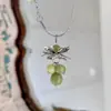 "Uva Verde" Colar de Cacho de Uva Verde Fresca Estilo Floresta para Mulheres, Corrente de Clavícula de Verão Fofa e Doce com Alto Valor Estético