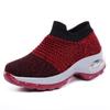 Popular Comercio Electrónico Transfronterizo Especialmente Diseñado para Zapatos de Mujer de Talla Grande, Zapatos Deportivos Fly-Woven con Cámara de Aire, Zapatos Slip-On, Zapatos Casuales de Moda, Calcetines y Zapatos