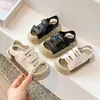 Nuevas Sandalias para Niñas 2026 Verano Nuevas Transpirables Casual Sandalias Infantiles Versátiles Cómodas Zapatos de Playa para Niños