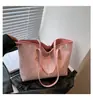 Bolsa de Tote Rayada Bordada de Gran Capacidad, Ropa de Trabajo Casual de Moda y Elegante para Mujer, Nueva Moda Verano 2025, Texturizada, de un Hombro