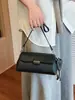 Bolso Marrón con un Toque de Lujo, Retro y Sencillo, Color Sólido, Bolso Cruzado de Hombro Único, Bolso Cuadrado Pequeño de Moda y Versátil, Bolso de Axila para Mujer