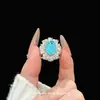 Nuevo anillo de moda de alta gama versátil estilo vintage con forma de estrella y diamantes, lujo ligero, anillo personalizado único y lujoso