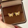 Suministro del Libro Rojo Pequeño Aretes de Mariposa de Oreja Voladora de Doble Capa Cable de Latón Chapado en Oro Dibujo de Alambre Mariposa Retro Lujo Ligero Gama Alta Refinado Elegante Elegante Aretes