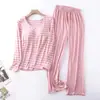 Pijama nuevo de primavera y otoño para mujer con almohadillas en el pecho, manga larga y pantalón largo, fino, holgado, casual, se puede usar afuera, ropa de casa a rayas