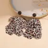Brincos de Chiffon Europeus e Americanos para Outono e Inverno com Estampa de Leopardo, Franjas de Pétalas, Estilo Nicho Retrô, Brincos de Alta Qualidade para Mulheres
