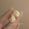 Pendientes de Cristal Geométricos con Borla Dorada de Alto Lujo y Sentido Premium, Pendientes Colgantes para Mujer con Diseño de Nicho y Efecto Adelgazante