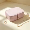 Caja de joyería antioxidante de fábrica, caja de embalaje para accesorios de cuero, caja de almacenamiento para anillos, pendientes, pulseras con personalización de logotipo