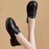 Jinbukang-size Sapatos femininos de tamanho grande, sapatilhas de couro genuíno macio, mocassins femininos novos de primavera e verão, solas macias, sapatos femininos fáceis de tirar