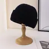 Nuevo Gorro de Punto Rayado Simple 2025 para Mujer, Gorro Cálido de Lana para Otoño e Invierno, Gorro que Afina el Rostro, Unisex