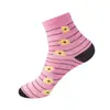 Varios Estilos de Calcetines Florales para Mujer, Calcetines de Media Pantorrilla para Mujeres Mayores, Gran Colección de Calcetines, Calcetines de Puesto Callejero, Un Yuan por Par, Venta al por Mayor Directamente del Fabricante