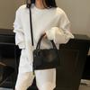 Bolsa de mão tipo balde com sensação de luxo, nova moda primavera 2025, bolsa de ombro simples e versátil, tendência, bolsa carteiro casual