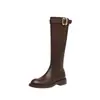 Hebilla de cinturón estilo británico piel de vaca completa botas de caballero rectas 2026 otoño e invierno tacón medio grueso punta redonda cuero genuino caña alta botas largas para mujer