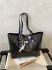 Bolsa tote de gran capacidad transfronteriza para mujer, nueva bolsa de trabajo y para el día a día vintage de moda para mujer, bolso de mano, bolso de hombro, bolso de axila al por mayor