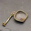 Moeda popular dos Cinco Imperadores de latão, pá de lixo e enxada criativos atraindo fortuna chaveiro de carro personalizado, pingente criativo e item de artesanato