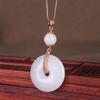 Xinjiang oro y jade hebilla de la paz colgante anillo de la paz plata incrustada collar para mujer cadena para suéter colgante de jade suministro en vivo