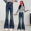 Pantalones acampanados para niña, nuevo modelo primavera y otoño 2026, jeans de otoño para niños, versátiles pantalones largos acampanados de otoño para niños mayores