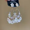 Mariposas Cayendo en Ramas de Primavera~Aretes de Flor de Cristal y Zirconia, Exquisitos Ganchos de Oreja Estilo Corte Francés, Aretes de Lujo Ligero para Mujeres con un Toque de Alta Gama