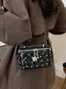 Bolso caja elegante de estilo coreano transfronterizo inspirado en Chanel, bolso cruzado de cadena nuevo y versátil de nicho para el transporte diario de estudiantes universitarios