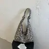 Bolso grande de leopardo para mujer, nuevo bolso de hombro retro de moda 2026, bolsa de mano para estudiantes para la escuela y el trabajo