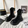Botas de Suela Gruesa para Estudiantes Femeninas de Primavera 2025 Nuevo Estilo Coreano Versátiles que Aumentan la Altura Estilo Británico Punta Ancha Ajustadas Botines Cortos