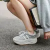 Tênis de treino alemães com sola grossa de 7 cm para mulheres, novo modelo de primavera 2026, tênis casuais que aumentam a altura para pessoas baixinhas, 27009