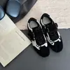 Zapatillas de entrenamiento alemanas de malla con cordones, volantes retro para mujer 2026, zapatillas casuales planas, nuevo estilo