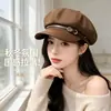 Boina versátil estilo coreano para mujer, otoño e invierno, sombrero octogonal que estiliza el rostro, gorra de repartidor retro casual, gorra de pintor al por mayor