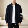 Otoño Invierno 2026 Nueva Llegada Cardigan de Punto con Cuello Alto y Cremallera Bloque de Color para Hombre Ropa Exterior de Punto Moderna de Corte Ajustado Chaqueta de Punto para Hombre