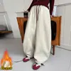 Calça de Moletom Feminina Outono e Inverno 2026 Nova Casual Menina Estilo Coreano Crianças Médias e Grandes Solta Com Veludo Espessado Calça Banana Tendência