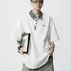 Diseño Nicho Retro Americano, Camisa Polo Bordada Holgada Unisex, Top de Moda de Verano con Parches de Media Manga