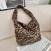 49291 outono e inverno novo Coreia do Sul ins moda pelúcia de imitação de cordeiro grande capacidade bolsa de ombro bolsa tote oncinha