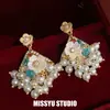 ¡Cadena de Cuentas Flor de Arroyo! Pendientes Redondos de Flor de Gota de Agua y Perla Estilo Pintura al Óleo Retro Pendientes de Lujo Ligero Sensación de Alta Gama Accesorios de Pendientes para Mujer