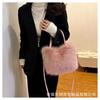 2026 Novo Modelo Bolsa de Mão Feminina com Corrente Bolsa de Mão de Pelúcia de Manga Curta Bolsa de Ombro Urbana Simples de Grande Capacidade