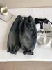 Nausicaä del Valle del Viento 2025 Invierno Nuevos Pantalones para Niños Jeans de Retazos Modernos Geniales para Niños con Forro de Polar y Pantalones Largos Gruesos con Letras
