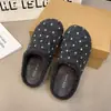 Sandálias slip-on retrô de sola grossa para mulheres, coleção de outono 2026, estilo coreano, design exclusivo de bolinhas, bico redondo, fáceis de calçar
