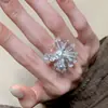 Anel Transparente Estilo Francês Fogos de Artifício para Mulheres, Design de Nicho, Luxo Leve, Sensação de Alto Padrão, Anel Único e Bonito para o Dedo Indicador