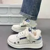 Sapatos Brancos de Lã Quente com Solado Grosso para Mulheres 2025 Novo Nicho Tênis de Algodão Duplo Casual Estudante Sapatos de Pão