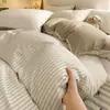Conjunto de Roupa de Cama Simples Listrado Macio Algodão Lavado Quatro Peças Lençol Capa de Edredom Conjunto de Três Peças para Dormitório de Estudante