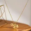 Collar Deslumbrante Chapado en Oro Triturador de Hielo con Monedas y Pulseras para un Look de Clavícula de Alta Gama